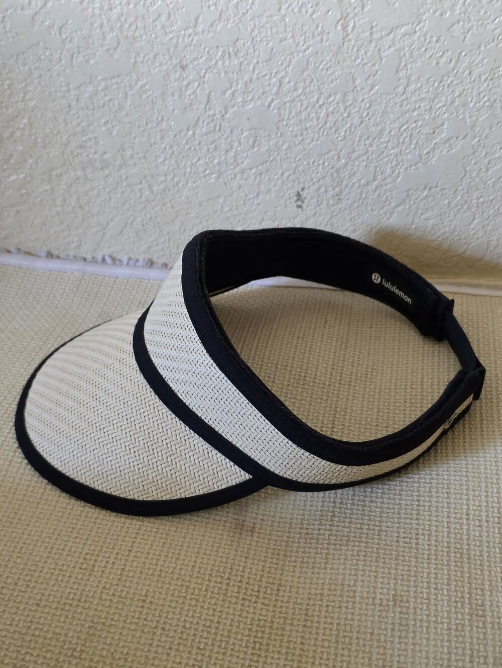 Lululemon Women's White and Black Sun Visor. OS
